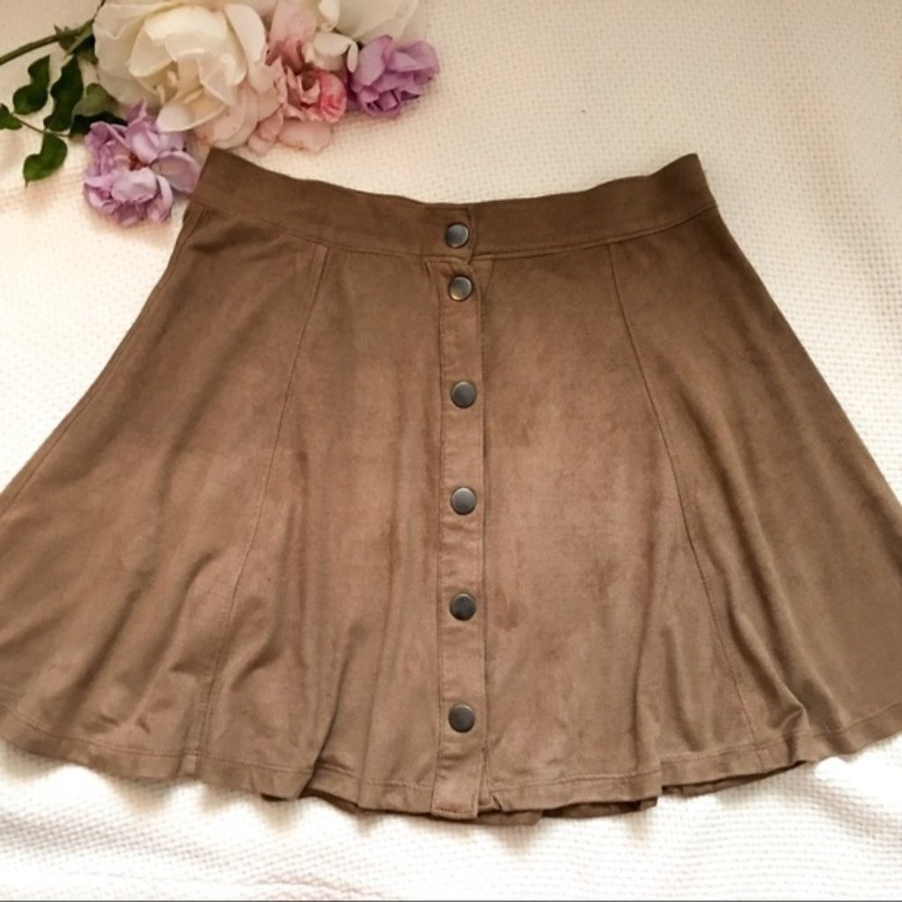 Tilly’s Button front suede circle skirt